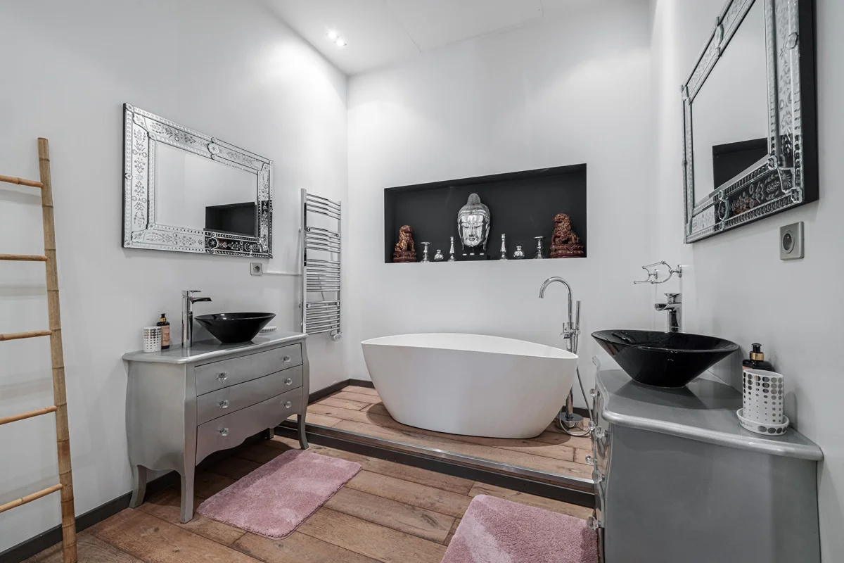 ID 304 COSMOPOLITAN LODGE 7