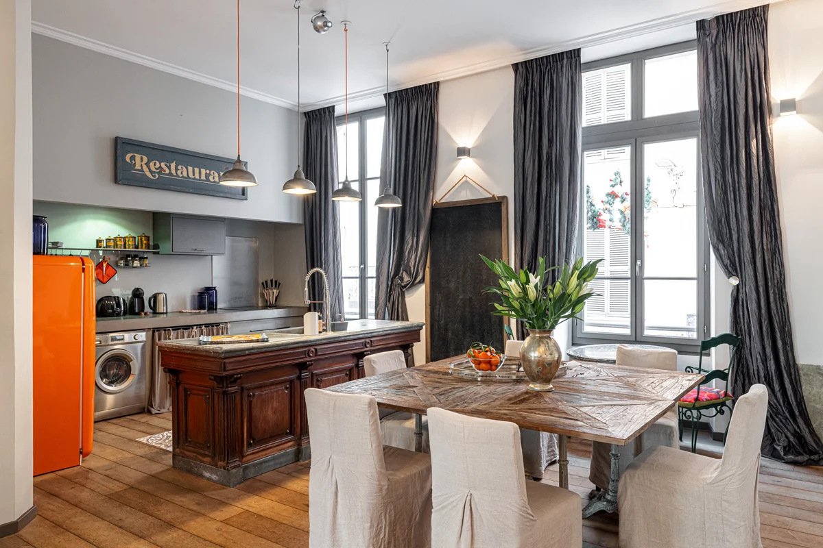 ID 304 COSMOPOLITAN LODGE 12