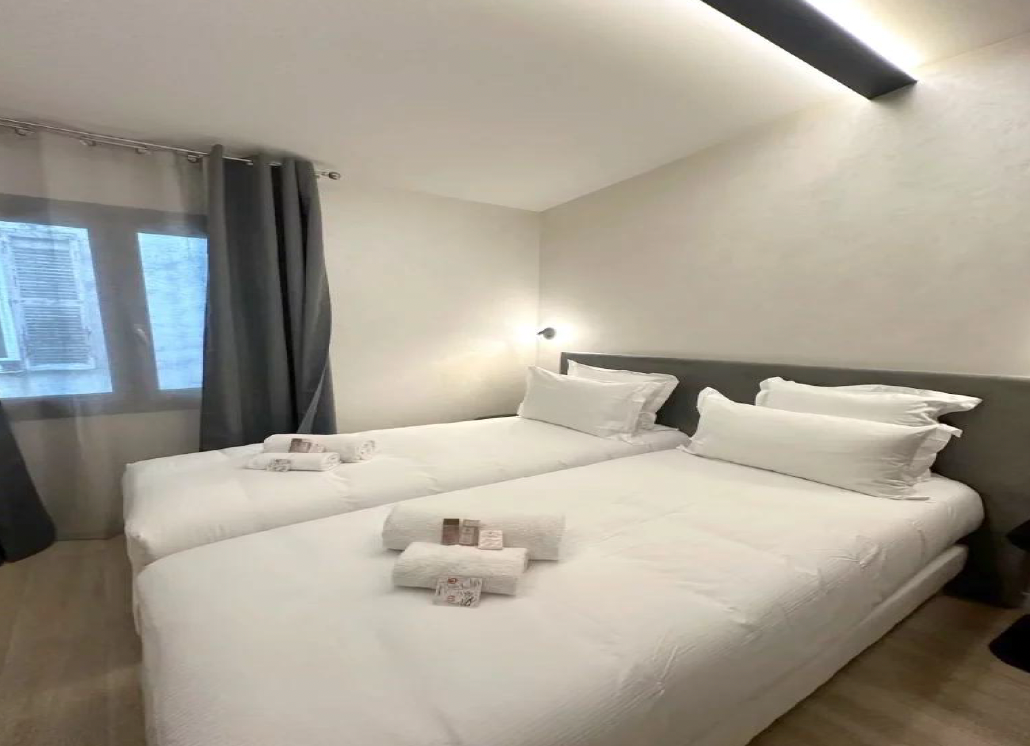 ID 621  - 6 BEDROOM TRIPLEX TOWNHOUSE 21