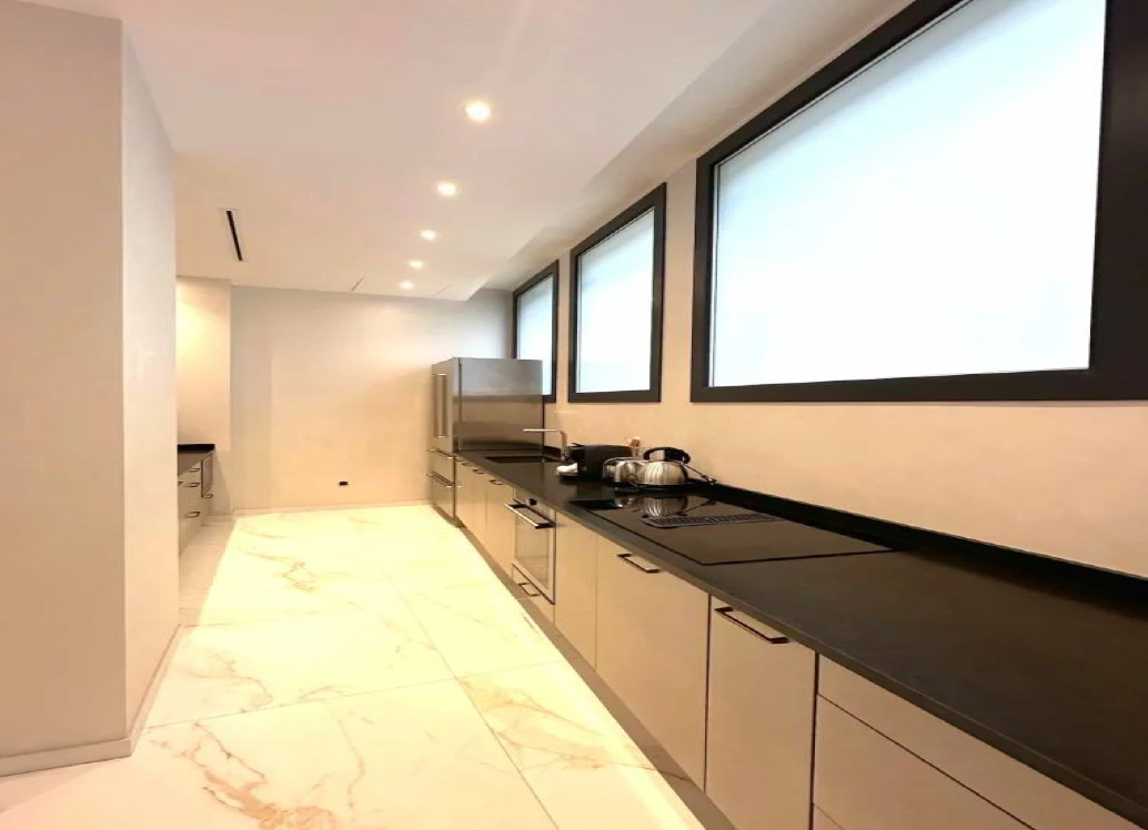 ID 621  - 6 BEDROOM TRIPLEX TOWNHOUSE 4