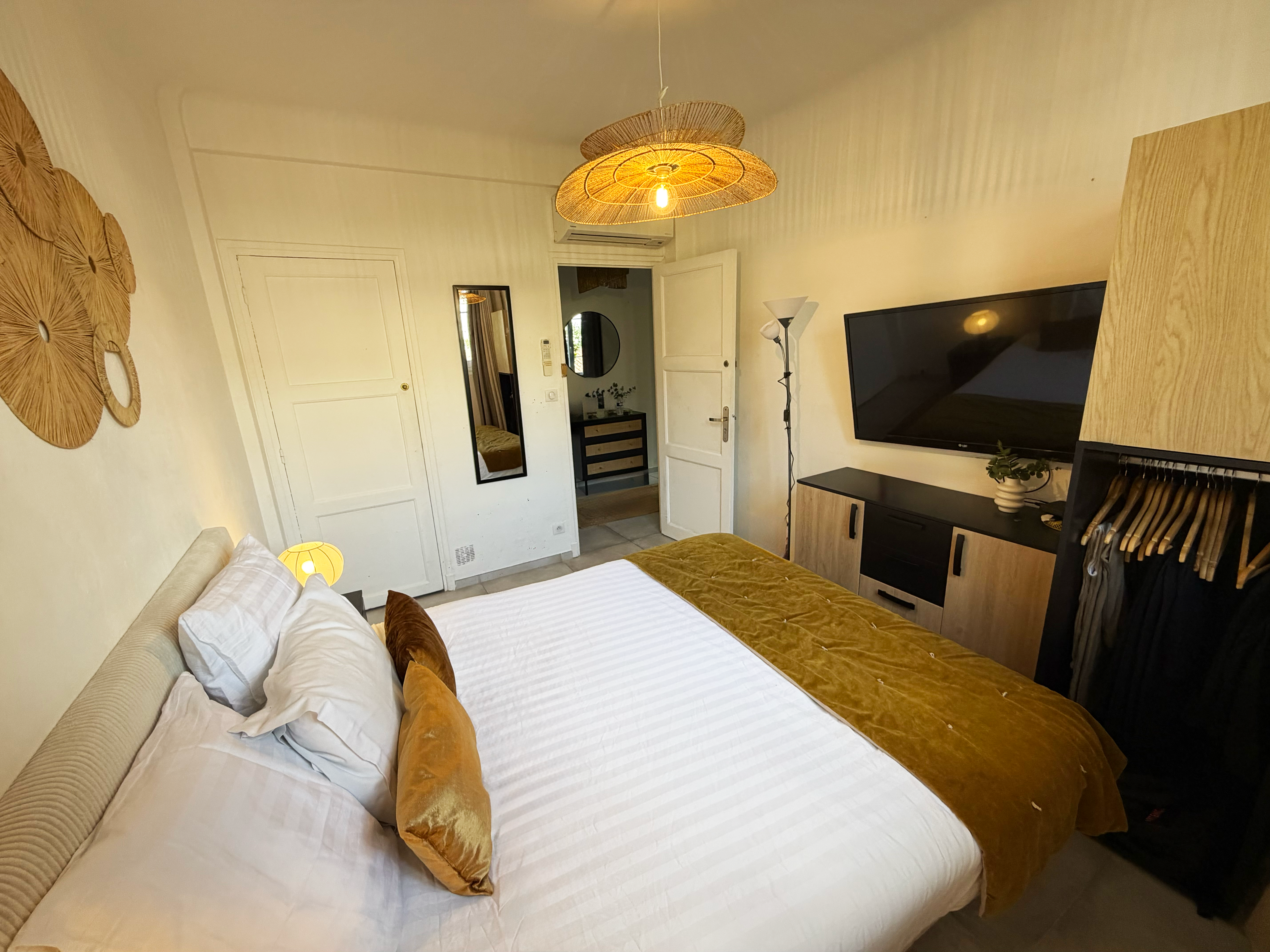 ID 112  COTE CARLTON CROISETTE - 1 BED 8