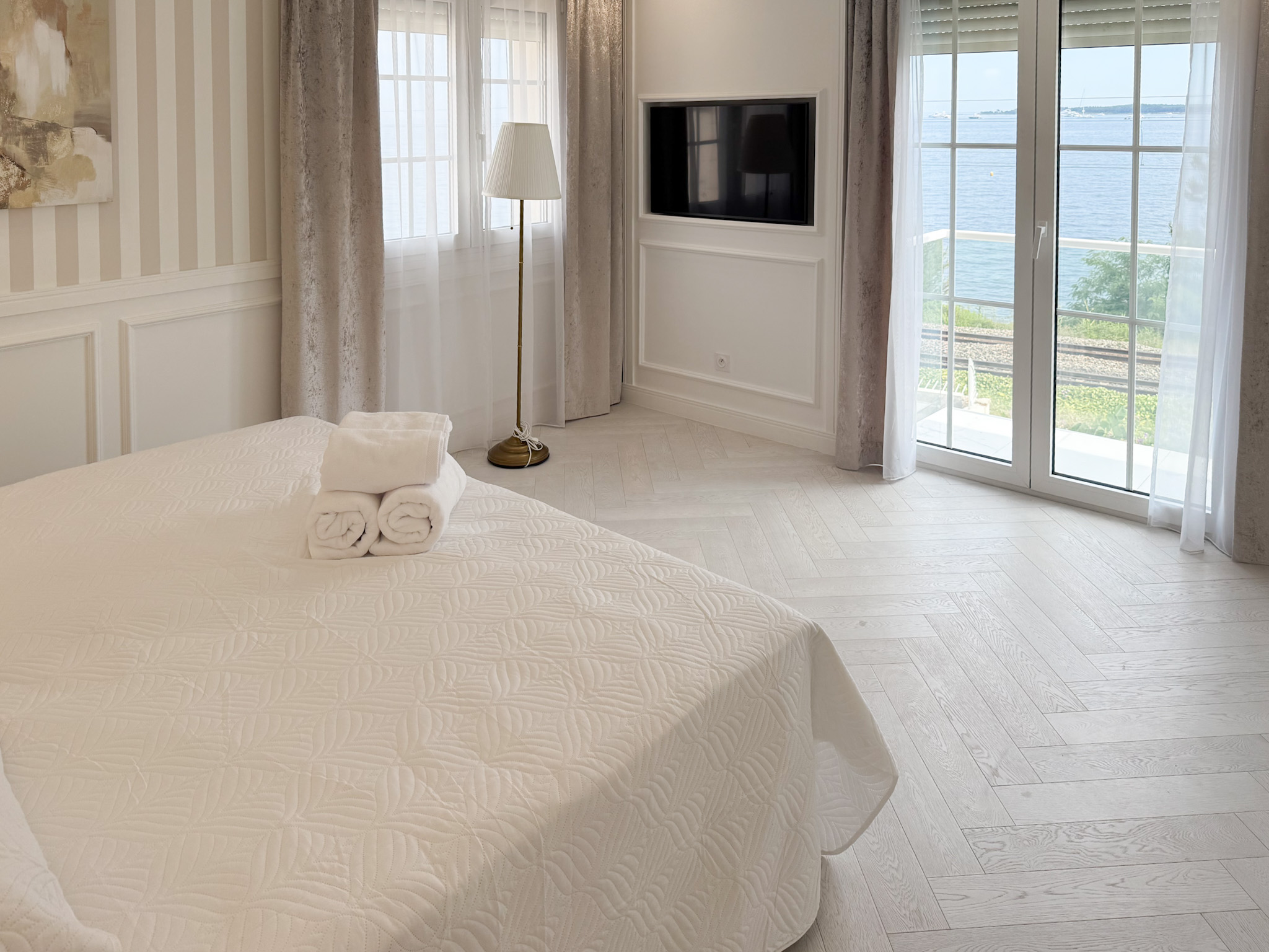 VILLA JUIN  - 5 BEDROOM 8