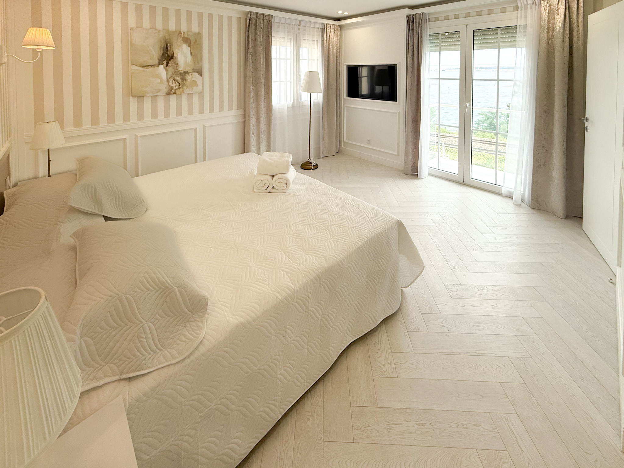 VILLA JUIN  - 5 BEDROOM 5