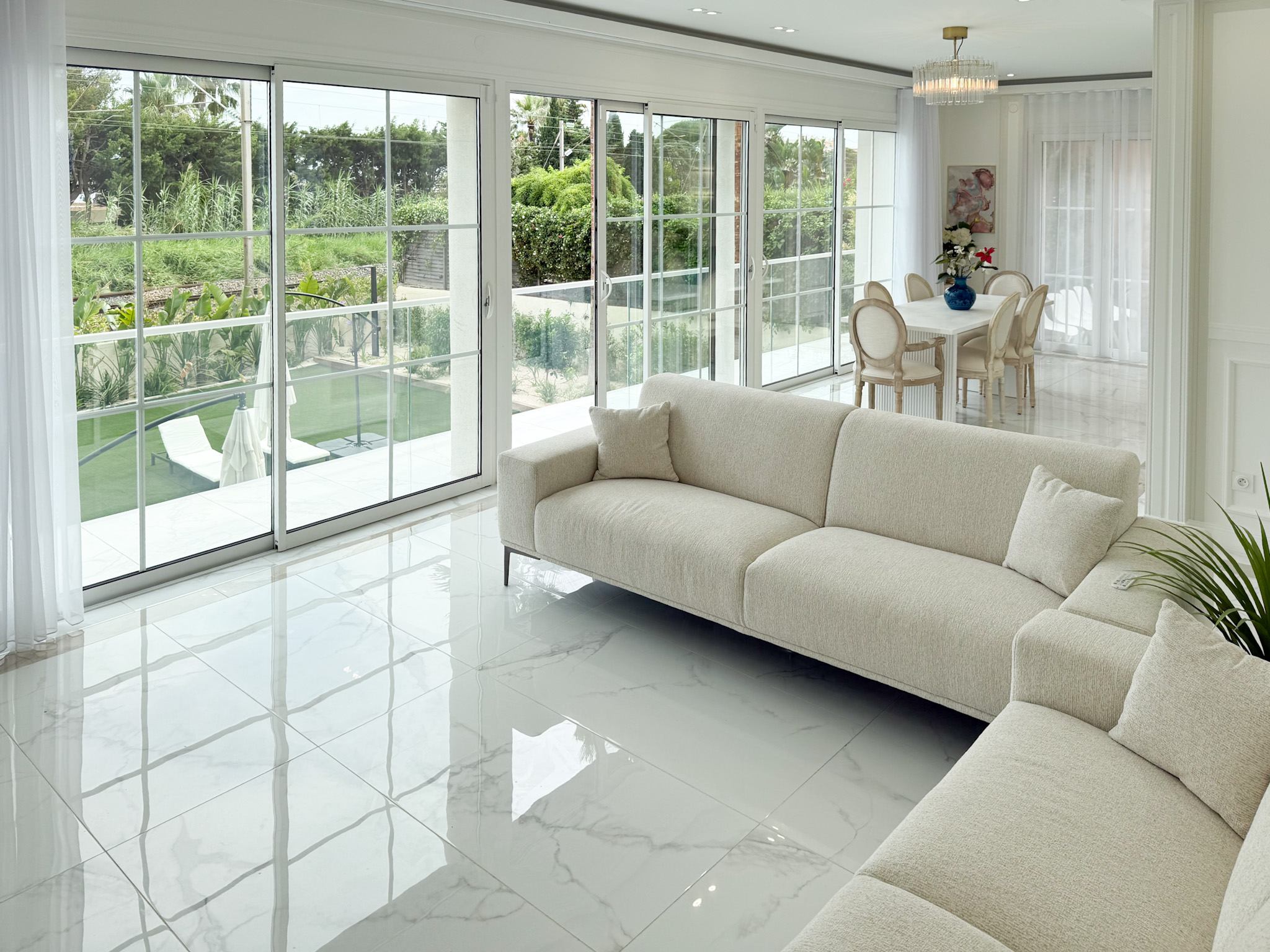 VILLA JUIN  - 5 BEDROOM 2