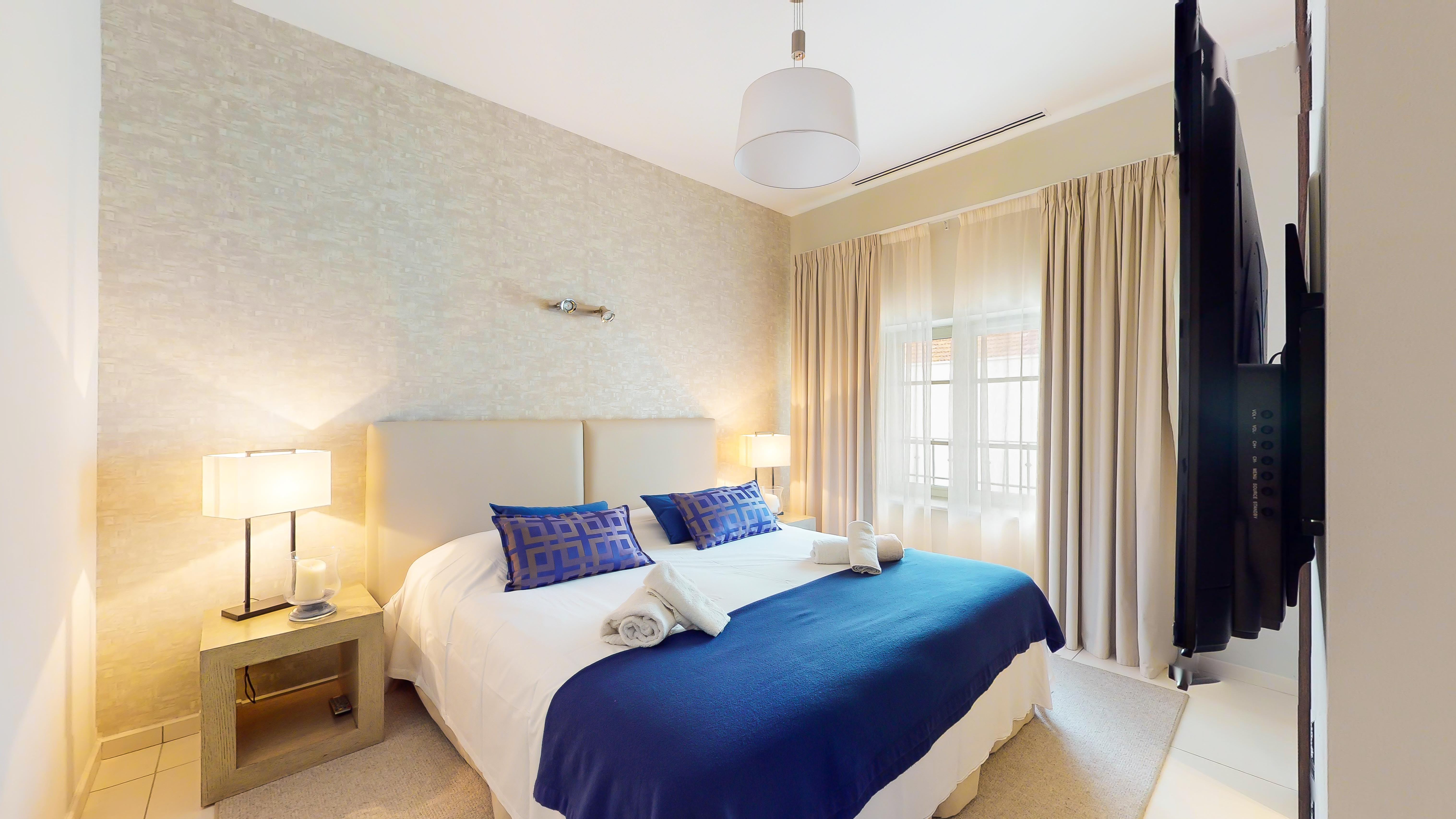 THE POOL HOUSE Cannes 7