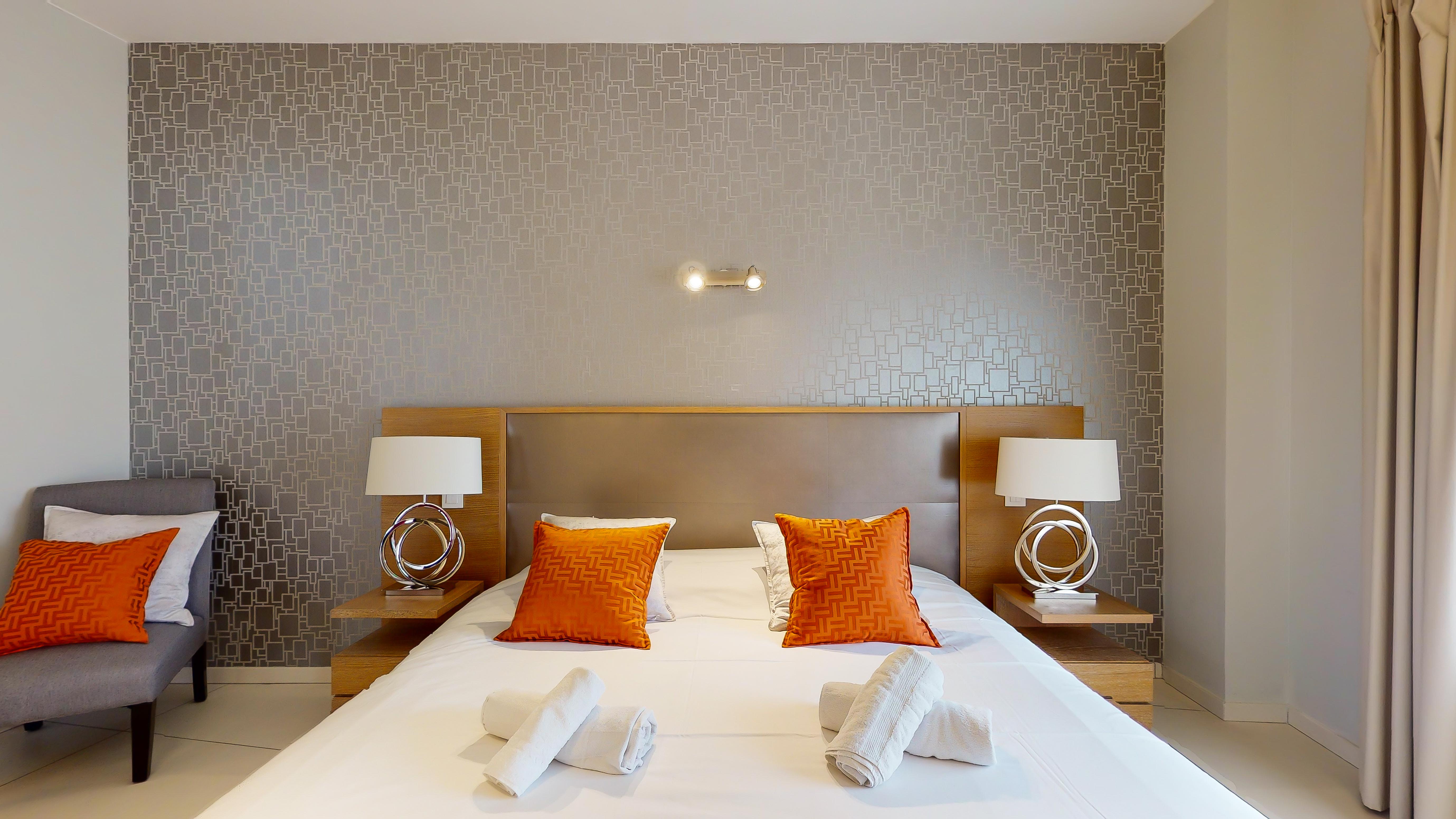 THE POOL HOUSE Cannes 5