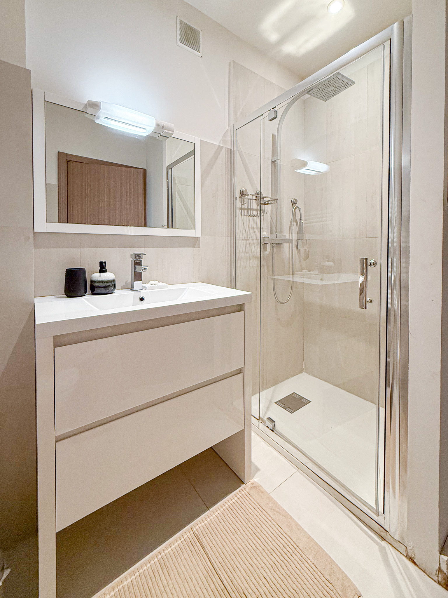 ID 109 ANGERS - 1 BEDROOM 13