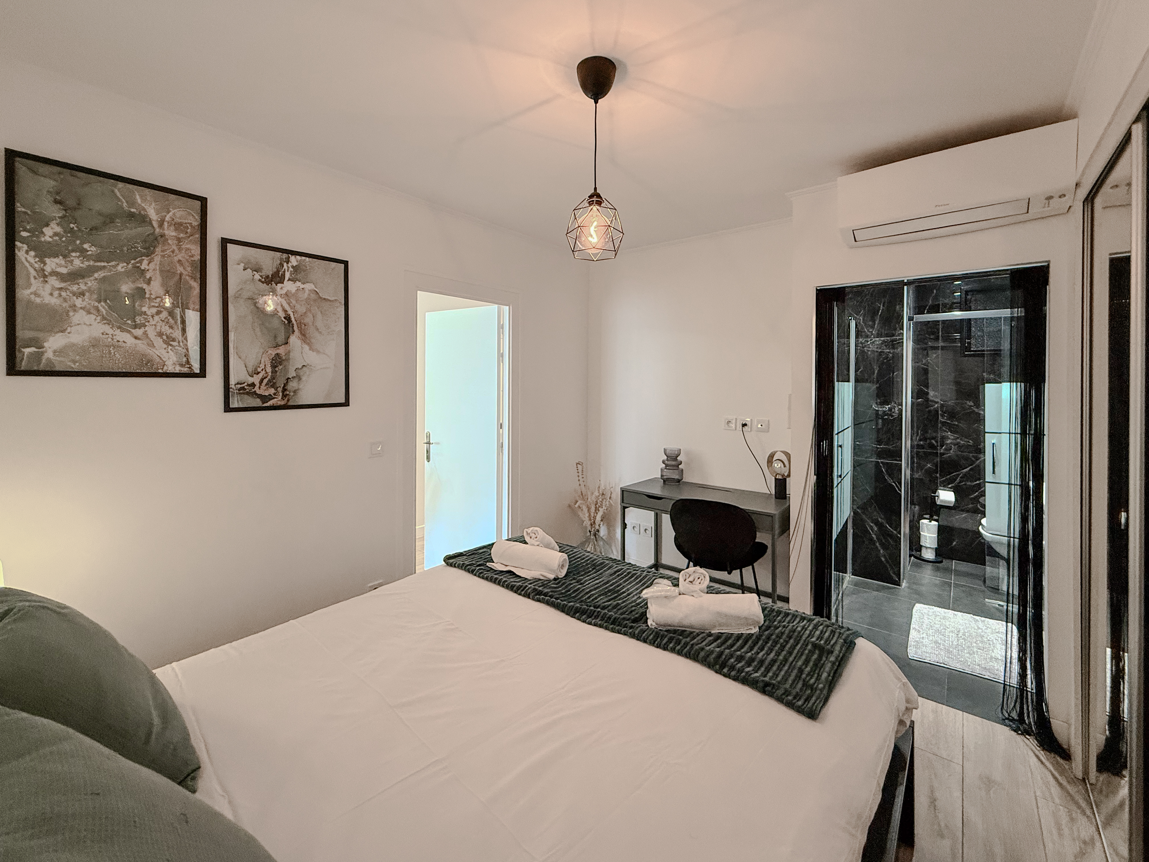 ID 211 LATOUR MAUBOURG - 2 BEDROOM 4