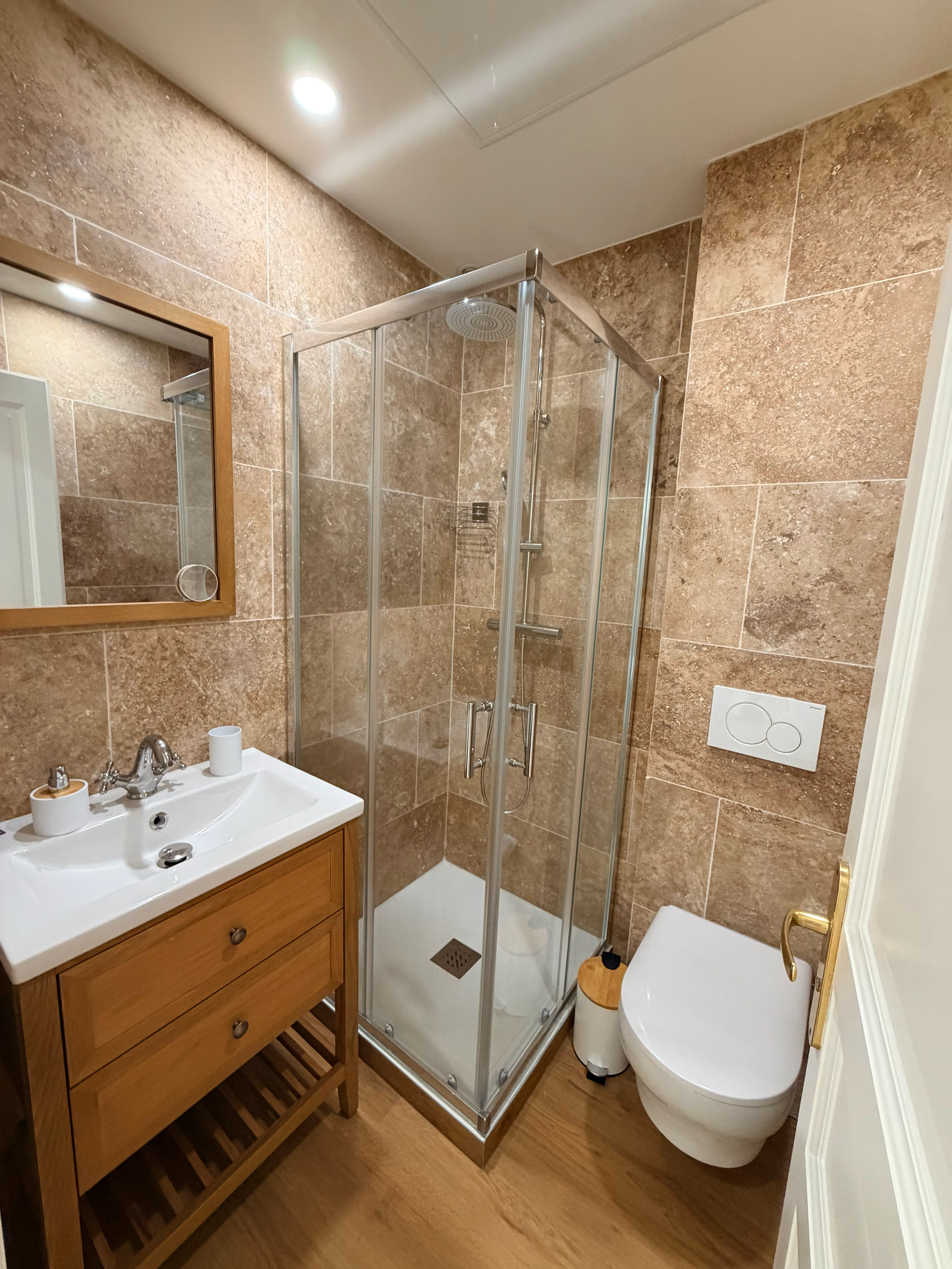 ID 218 MACE 2 BEDROOMS 12