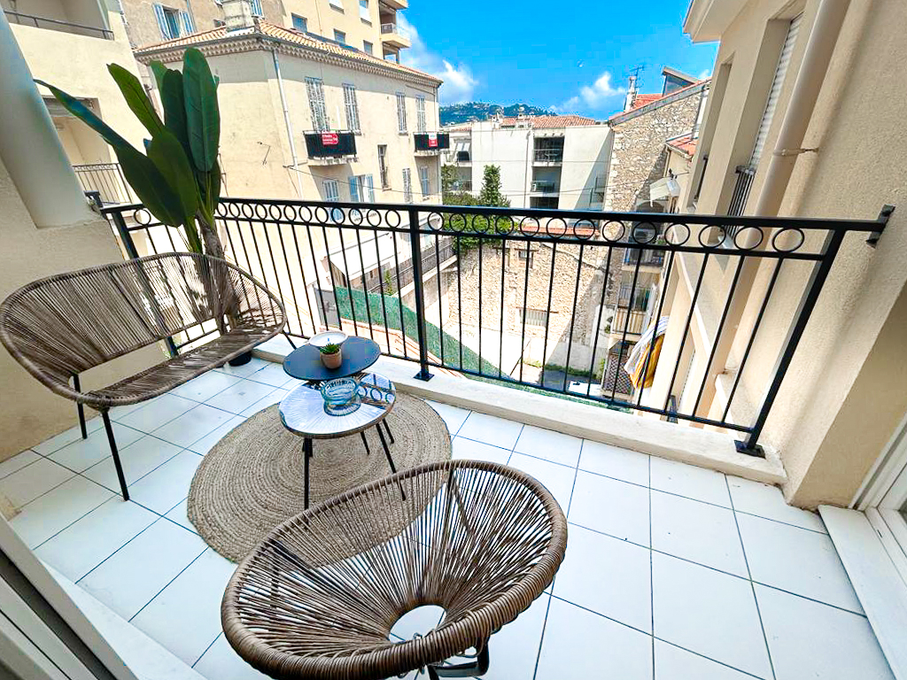 ID 152 CLEMENCEAU - 1 BED 9