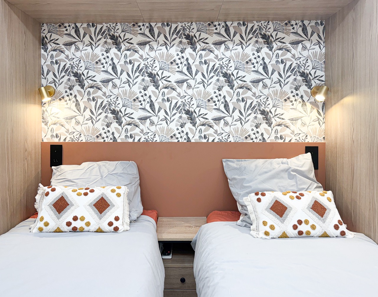 ID 361 CLEMENCEAU GARDEN  - 3 BEDROOMS 24