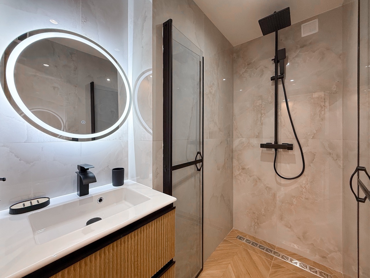 ID 361 CLEMENCEAU GARDEN  - 3 BEDROOMS 26