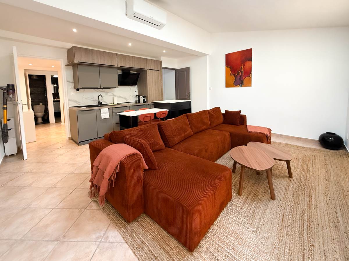 ID 235 MEYNADIER   - 2 BEDROOMS 1