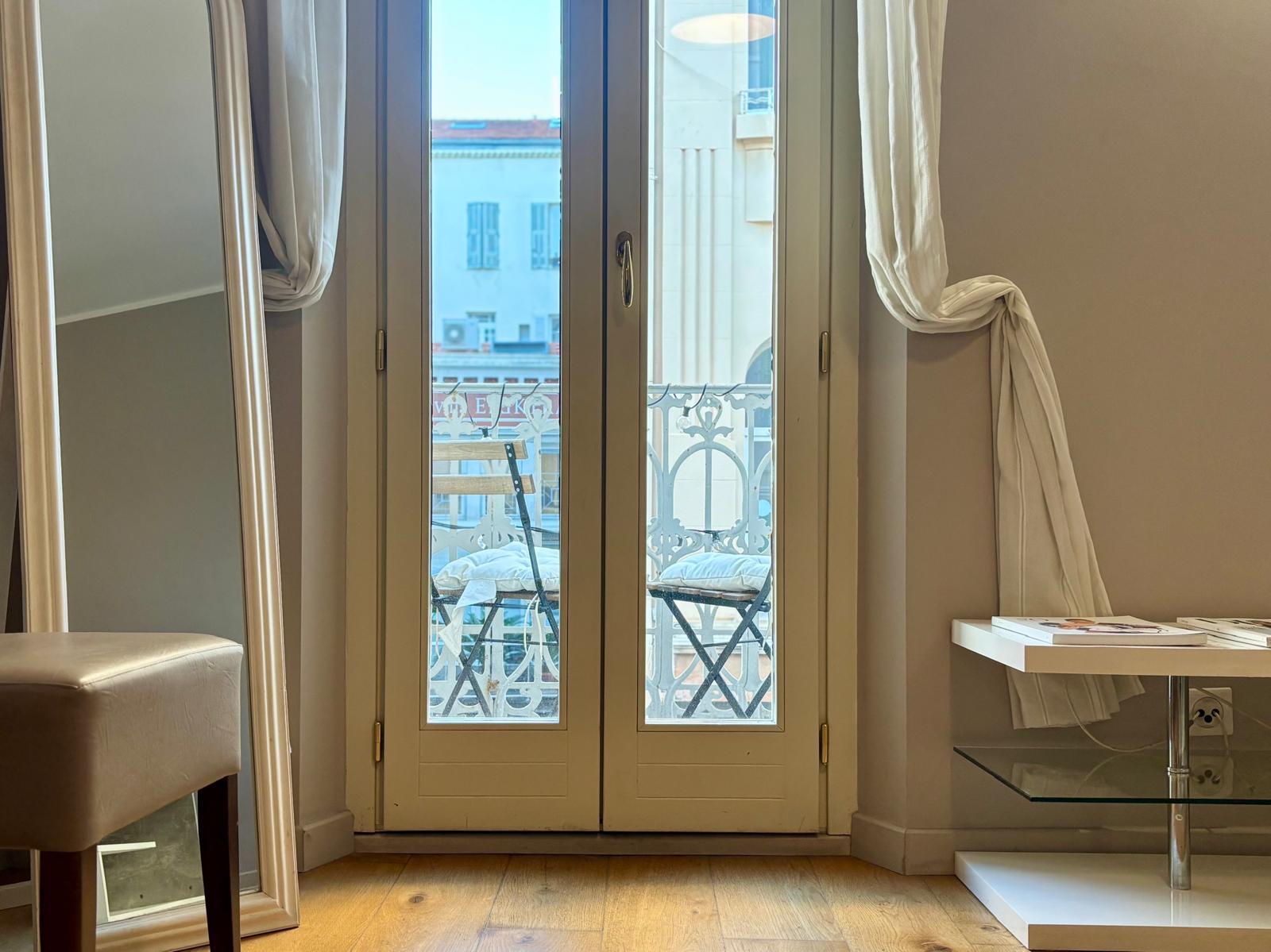 ID 124 NAPOLEON - 1 BEDROOM 13